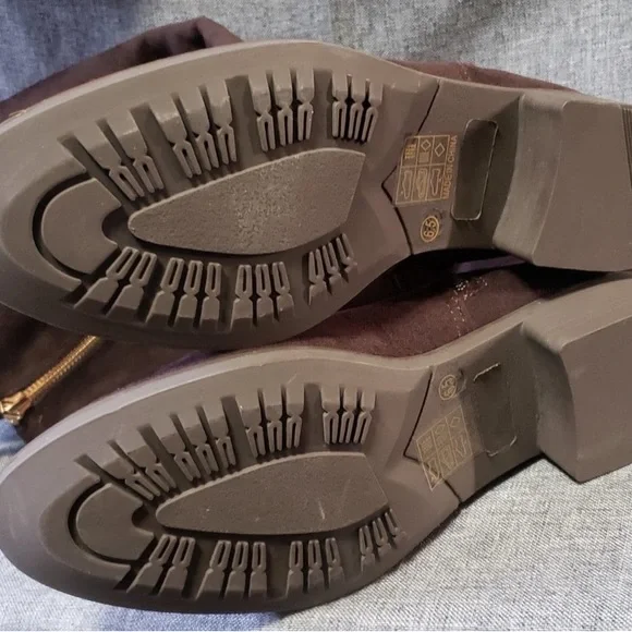 Womens GC Boots Brown Faux Suede
Full Zip With Tassel - Picture 9 of 10